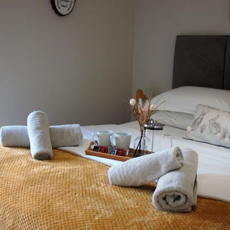 The Squirrels- Alresford, Essex Apartment Bagian luar foto