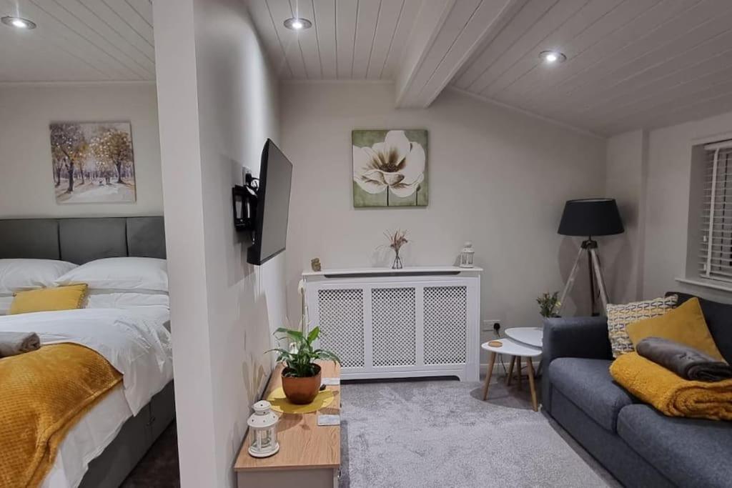 The Squirrels- Alresford, Essex Apartment Bagian luar foto